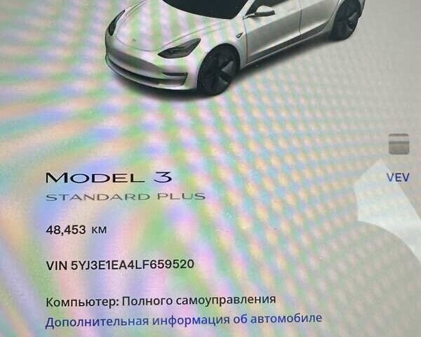 Білий Тесла Модель 3, об'ємом двигуна 0 л та пробігом 43 тис. км за 18000 $, фото 3 на Automoto.ua
