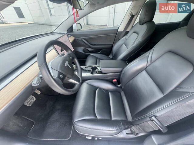 Белый Тесла Модель 3, объемом двигателя 0 л и пробегом 70 тыс. км за 15500 $, фото 22 на Automoto.ua