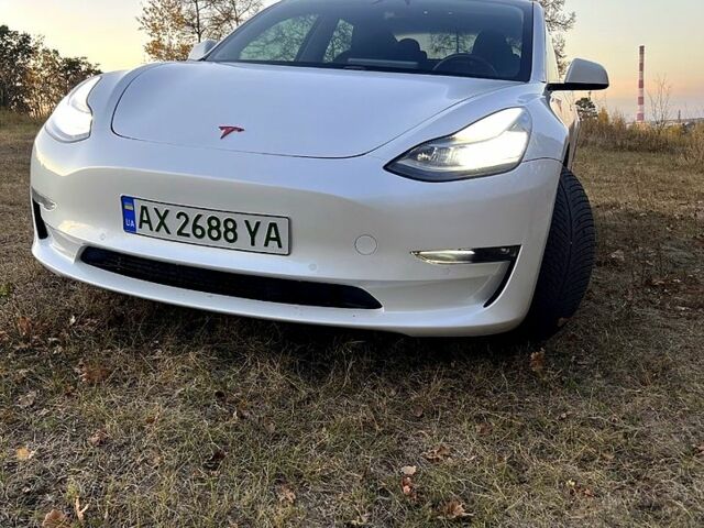 Белый Тесла Модель 3, объемом двигателя 0.2 л и пробегом 109 тыс. км за 17800 $, фото 2 на Automoto.ua