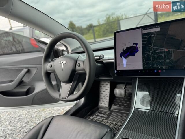Белый Тесла Модель 3, объемом двигателя 0 л и пробегом 125 тыс. км за 15000 $, фото 6 на Automoto.ua