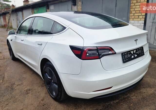 Білий Тесла Модель 3, об'ємом двигуна 0 л та пробігом 142 тис. км за 17300 $, фото 26 на Automoto.ua