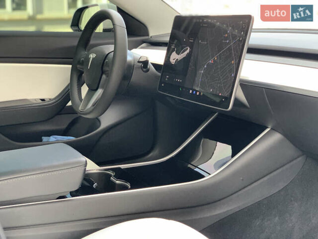 Тесла Модель 3 2020 у Івано-Франківську на Automoto.ua Білий Тесла Модель 3, об'ємом двигуна 0 л та пробігом 145 тис. км за 14850 $, фото 95 на Automoto.ua
