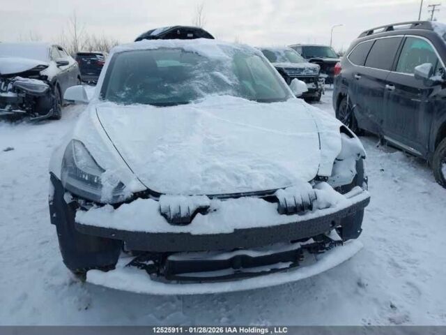 Белый Тесла Модель 3, объемом двигателя 0 л и пробегом 118 тыс. км за 10800 $, фото 9 на Automoto.ua