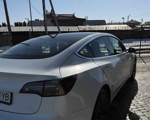 Білий Тесла Модель 3, об'ємом двигуна 0 л та пробігом 117 тис. км за 16500 $, фото 10 на Automoto.ua