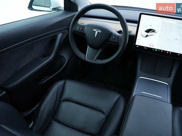 Білий Тесла Модель 3, об'ємом двигуна 0 л та пробігом 90 тис. км за 16999 $, фото 19 на Automoto.ua