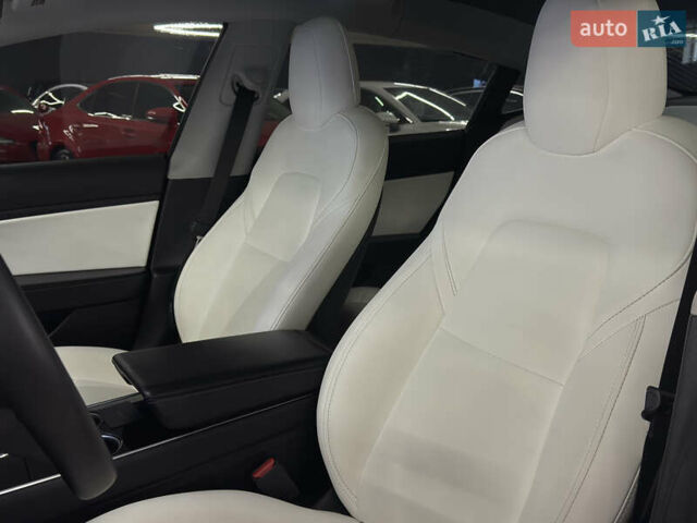 Белый Тесла Модель 3, объемом двигателя 0 л и пробегом 83 тыс. км за 15999 $, фото 22 на Automoto.ua