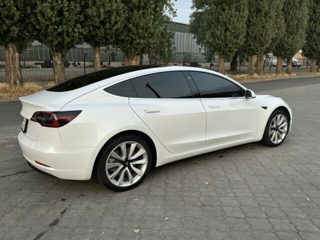 Белый Тесла Модель 3, объемом двигателя 0 л и пробегом 90 тыс. км за 17900 $, фото 12 на Automoto.ua