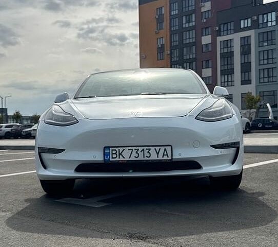 Белый Тесла Модель 3, объемом двигателя 0 л и пробегом 90 тыс. км за 15400 $, фото 11 на Automoto.ua