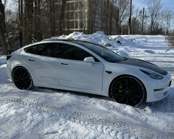 Білий Тесла Модель 3, об'ємом двигуна 0 л та пробігом 143 тис. км за 23000 $, фото 8 на Automoto.ua