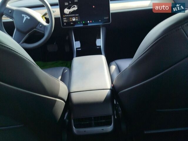 Белый Тесла Модель 3, объемом двигателя 0 л и пробегом 47 тыс. км за 18750 $, фото 7 на Automoto.ua