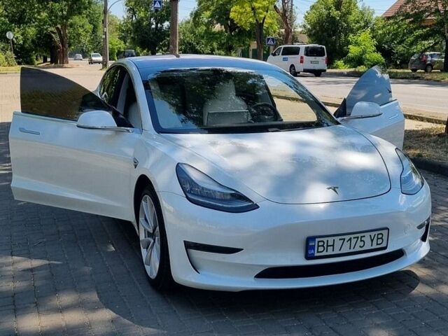 Білий Тесла Модель 3, об'ємом двигуна 0 л та пробігом 93 тис. км за 18500 $, фото 10 на Automoto.ua