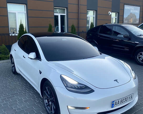 Белый Тесла Модель 3, объемом двигателя 0 л и пробегом 101 тыс. км за 22000 $, фото 2 на Automoto.ua