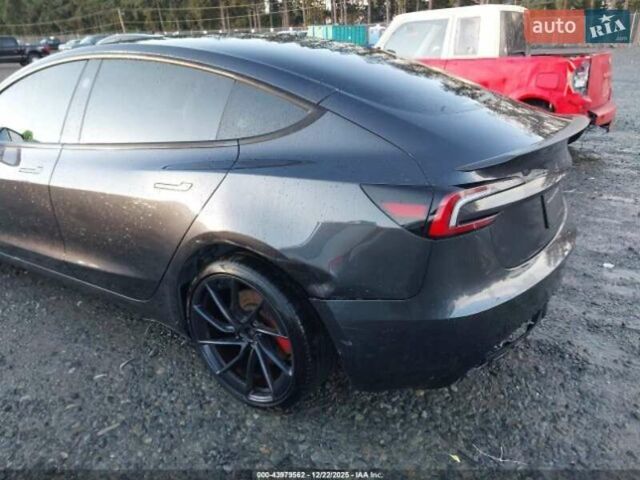 Белый Тесла Модель 3, объемом двигателя 1.98 л и пробегом 22 тыс. км за 16000 $, фото 7 на Automoto.ua