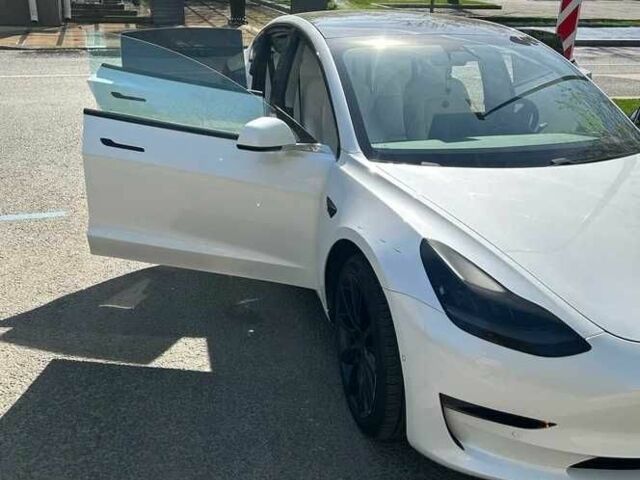 Белый Тесла Модель 3, объемом двигателя 0 л и пробегом 42 тыс. км за 14100 $, фото 1 на Automoto.ua