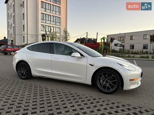 Білий Тесла Модель 3, об'ємом двигуна 0 л та пробігом 221 тис. км за 12700 $, фото 3 на Automoto.ua