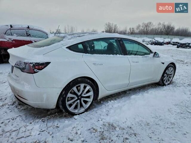 Белый Тесла Модель 3, объемом двигателя 0 л и пробегом 72 тыс. км за 5200 $, фото 2 на Automoto.ua