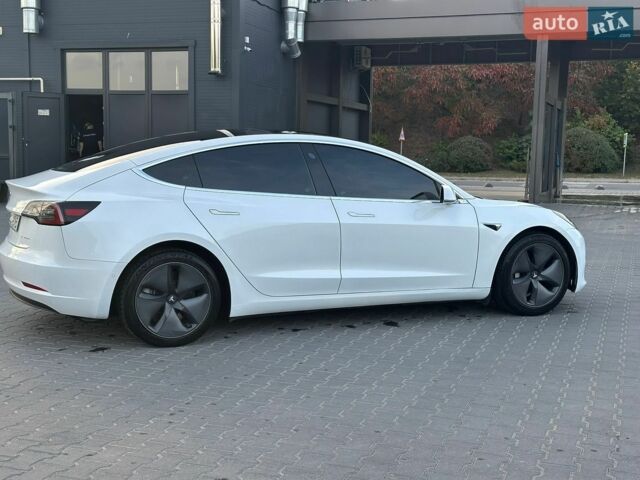 Белый Тесла Модель 3, объемом двигателя 0 л и пробегом 125 тыс. км за 17700 $, фото 12 на Automoto.ua