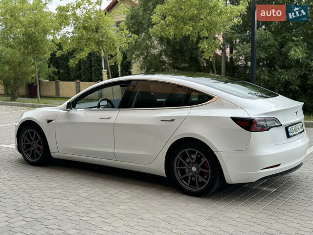 Белый Тесла Модель 3, объемом двигателя 0 л и пробегом 64 тыс. км за 17900 $, фото 25 на Automoto.ua