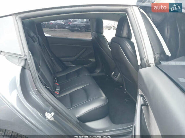 Білий Тесла Модель 3, об'ємом двигуна 0 л та пробігом 100 тис. км за 6000 $, фото 9 на Automoto.ua