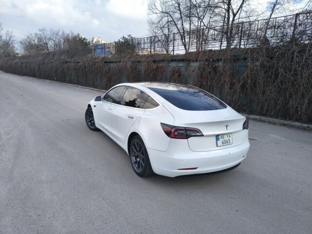 Білий Тесла Модель 3, об'ємом двигуна 0 л та пробігом 150 тис. км за 384 $, фото 3 на Automoto.ua