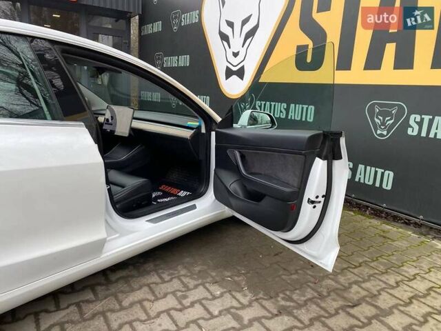 Білий Тесла Модель 3, об'ємом двигуна 0 л та пробігом 65 тис. км за 19700 $, фото 24 на Automoto.ua