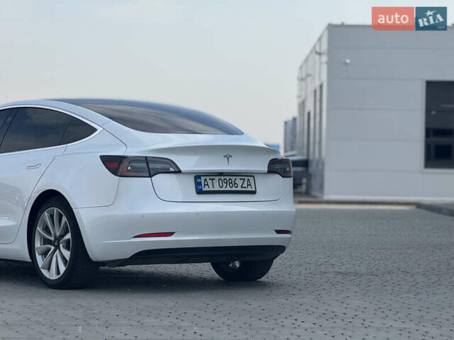 Белый Тесла Модель 3, объемом двигателя 0 л и пробегом 70 тыс. км за 15500 $, фото 9 на Automoto.ua