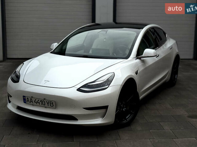 Білий Тесла Модель 3, об'ємом двигуна 0 л та пробігом 67 тис. км за 18600 $, фото 6 на Automoto.ua