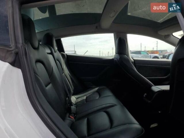 Тесла Модель 3 2020 у Львові на Automoto.ua Білий Тесла Модель 3, об'ємом двигуна 0 л та пробігом 43 тис. км за 3000 $, фото 8 на Automoto.ua