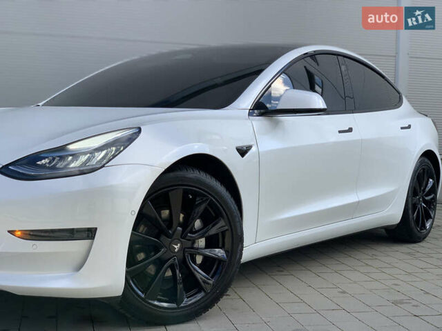 Тесла Модель 3 2020 у Івано-Франківську на Automoto.ua Білий Тесла Модель 3, об'ємом двигуна 0 л та пробігом 145 тис. км за 14850 $, фото 48 на Automoto.ua
