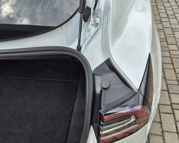 Білий Тесла Модель 3, об'ємом двигуна 0 л та пробігом 81 тис. км за 14550 $, фото 63 на Automoto.ua