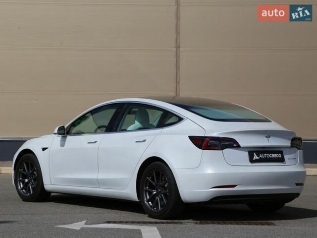 Белый Тесла Модель 3, объемом двигателя 0 л и пробегом 132 тыс. км за 24500 $, фото 4 на Automoto.ua