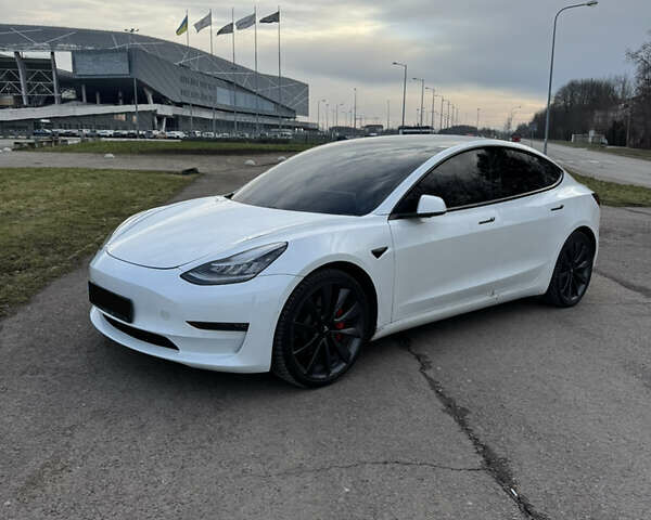 Білий Тесла Модель 3, об'ємом двигуна 0 л та пробігом 116 тис. км за 22000 $, фото 1 на Automoto.ua
