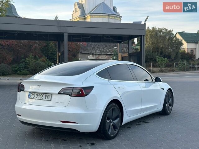 Белый Тесла Модель 3, объемом двигателя 0 л и пробегом 125 тыс. км за 17700 $, фото 15 на Automoto.ua