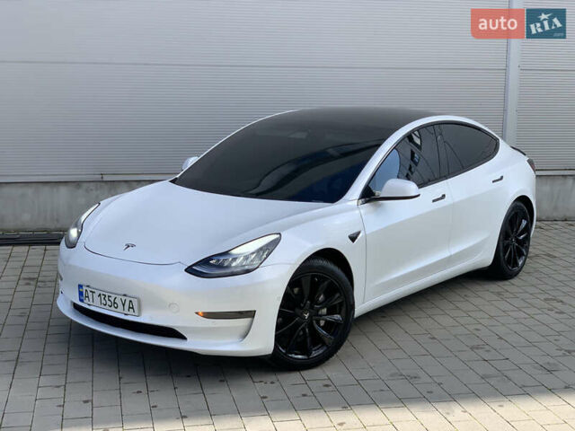Тесла Модель 3 2020 у Івано-Франківську на Automoto.ua Білий Тесла Модель 3, об'ємом двигуна 0 л та пробігом 145 тис. км за 14850 $, фото 36 на Automoto.ua