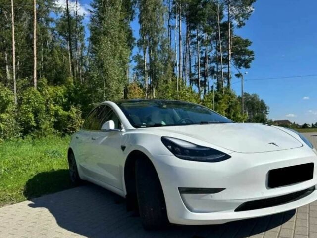 Білий Тесла Модель 3, об'ємом двигуна 0 л та пробігом 62 тис. км за 12000 $, фото 1 на Automoto.ua