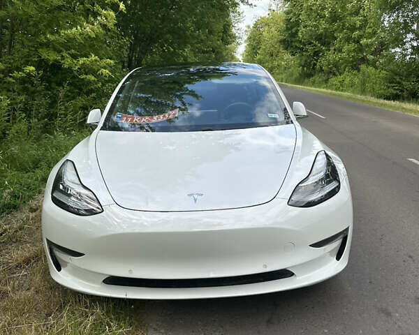 Білий Тесла Модель 3, об'ємом двигуна 0 л та пробігом 109 тис. км за 18700 $, фото 2 на Automoto.ua