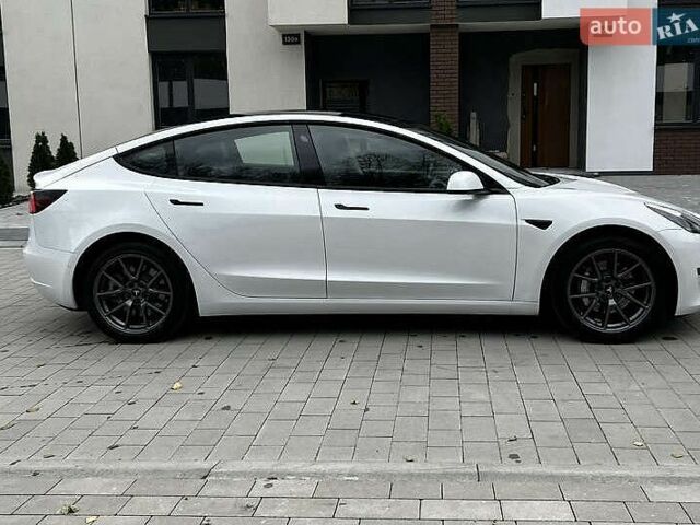 Білий Тесла Модель 3, об'ємом двигуна 0 л та пробігом 126 тис. км за 17500 $, фото 6 на Automoto.ua