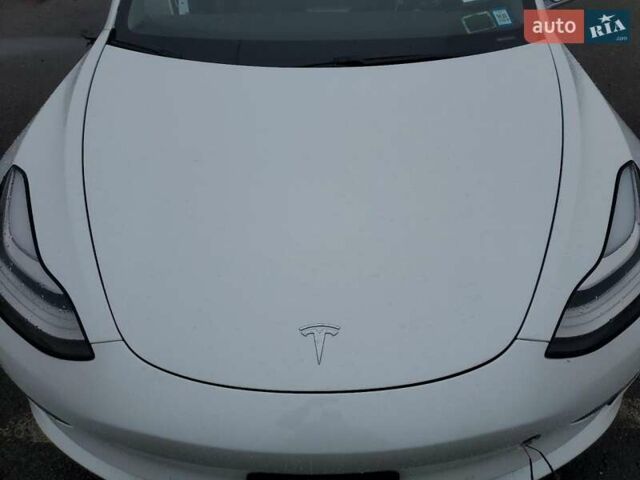 Тесла Модель 3 2020 в Львове на Automoto.ua Белый Тесла Модель 3, объемом двигателя 0 л и пробегом 70 тыс. км за 2700 $, фото 5 на Automoto.ua