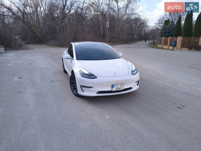 Белый Тесла Модель 3, объемом двигателя 0 л и пробегом 160 тыс. км за 15500 $, фото 2 на Automoto.ua