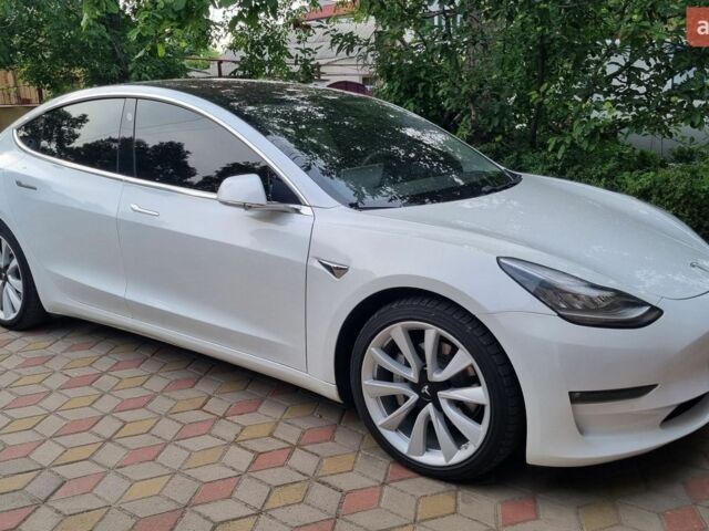 Білий Тесла Модель 3, об'ємом двигуна 0 л та пробігом 93 тис. км за 18500 $, фото 23 на Automoto.ua