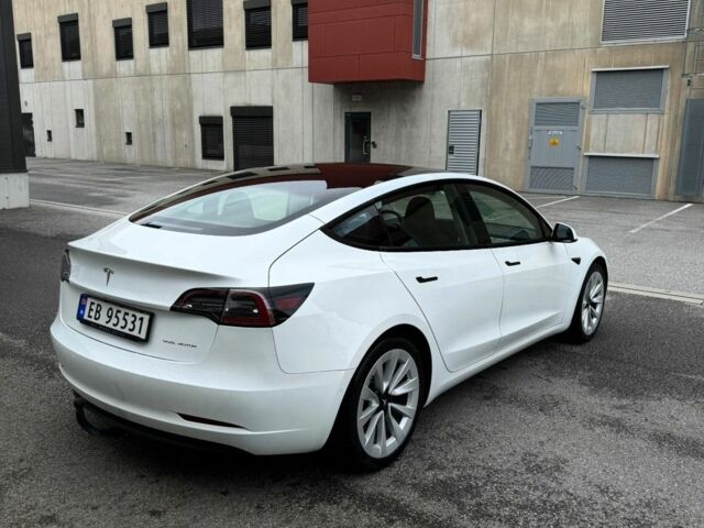 Білий Тесла Модель 3, об'ємом двигуна 0 л та пробігом 95 тис. км за 17900 $, фото 3 на Automoto.ua