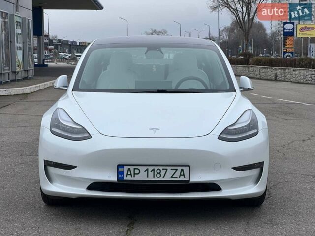 Білий Тесла Модель 3, об'ємом двигуна 0 л та пробігом 47 тис. км за 18500 $, фото 4 на Automoto.ua
