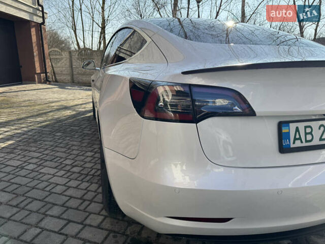 Белый Тесла Модель 3, объемом двигателя 0 л и пробегом 102 тыс. км за 13700 $, фото 27 на Automoto.ua