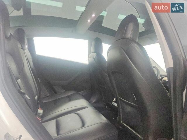 Белый Тесла Модель 3, объемом двигателя 0 л и пробегом 43 тыс. км за 5600 $, фото 9 на Automoto.ua