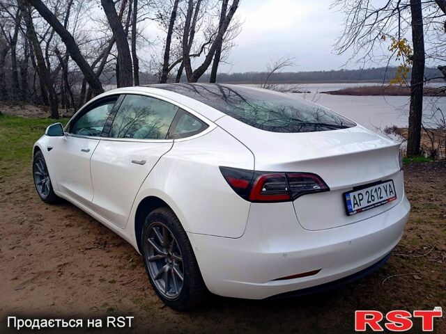 Білий Тесла Модель 3, об'ємом двигуна 0.2 л та пробігом 77 тис. км за 18000 $, фото 6 на Automoto.ua