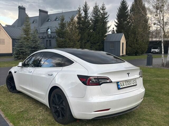 Білий Тесла Модель 3, об'ємом двигуна 0 л та пробігом 122 тис. км за 17800 $, фото 6 на Automoto.ua