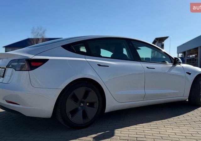 Белый Тесла Модель 3, объемом двигателя 0 л и пробегом 166 тыс. км за 19500 $, фото 7 на Automoto.ua