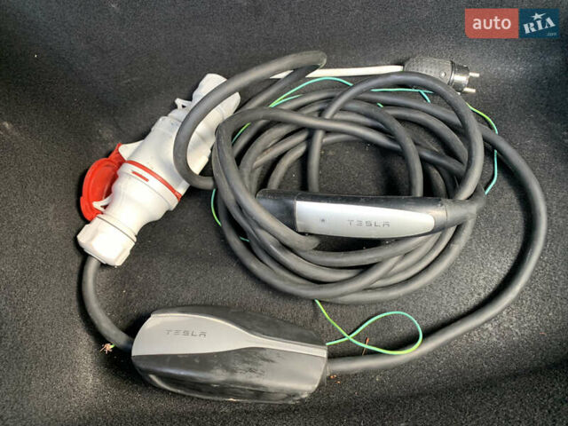 Белый Тесла Модель 3, объемом двигателя 0 л и пробегом 99 тыс. км за 20000 $, фото 20 на Automoto.ua