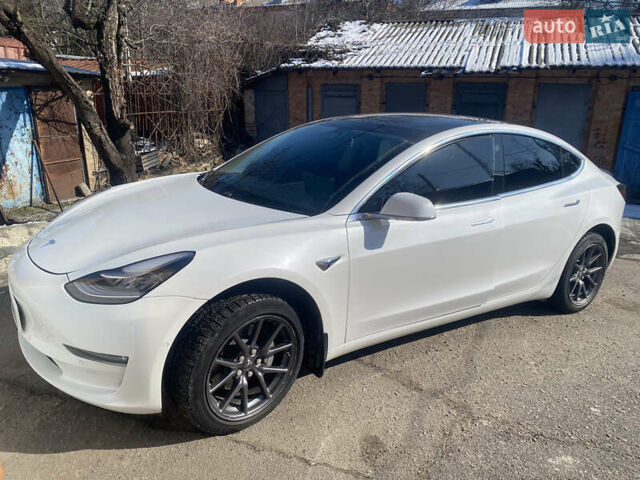 Білий Тесла Модель 3, об'ємом двигуна 0 л та пробігом 138 тис. км за 14999 $, фото 1 на Automoto.ua