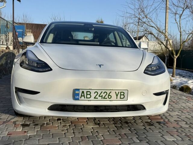 Білий Тесла Модель 3, об'ємом двигуна 0 л та пробігом 102 тис. км за 18500 $, фото 1 на Automoto.ua